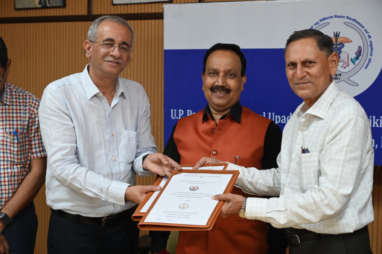 MOU signed between DUVASU & Dayalbagh Institute,Agra